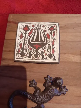 Cerámica sobre madera