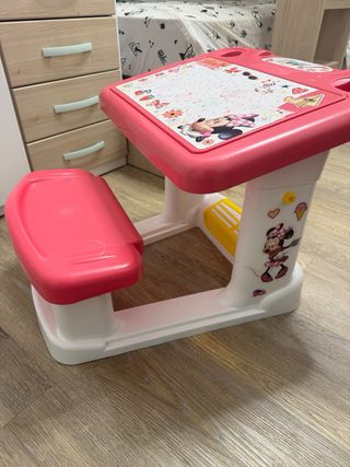 Escritorio infantil rosa con silla de minie
