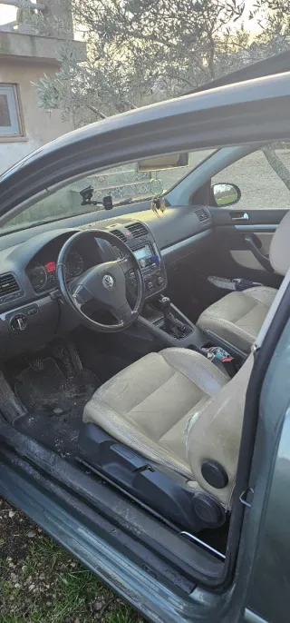 Volkswagen Golf 2004