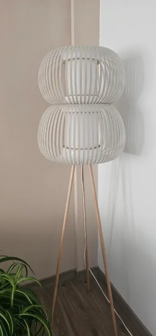 Lámpara de pie de diseño