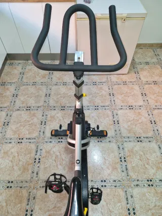 Bicicleta de spning profesional BH Duke Magnetica