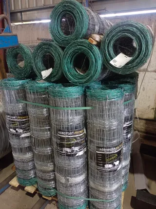 Paneles Sándwich, Hierros y Mallas