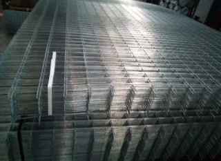 Paneles Sándwich, Hierros y Mallas