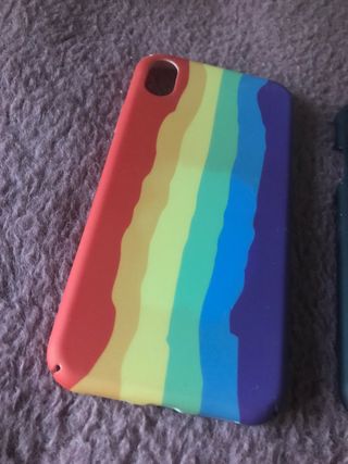 2 Fundas iPhone XR: Arcoíris y Luna
