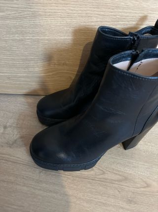 botines de piel negras con plataforma