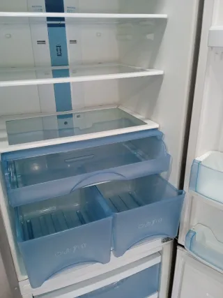 Frigorífico con congelador Daewoo