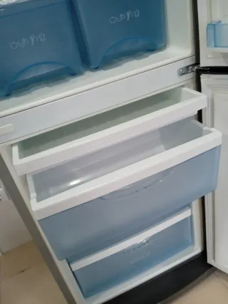 Frigorífico con congelador Daewoo