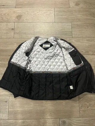 Chaqueta de moto negra