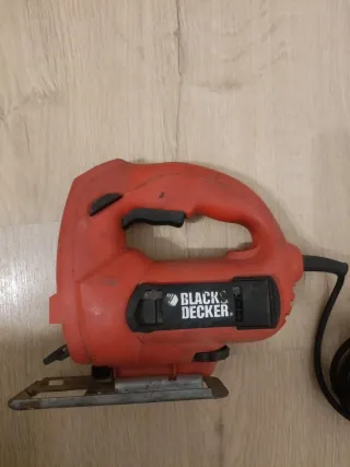 Caladora Black & Decker Roja