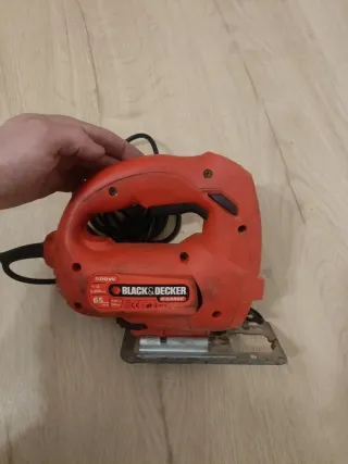 Caladora Black & Decker Roja