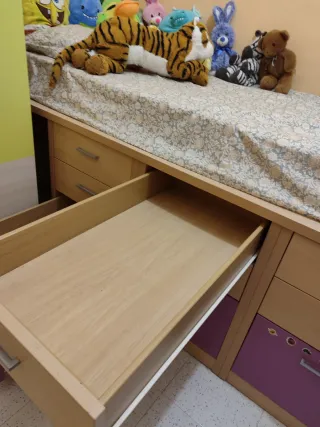 Cama juvenil con cajones