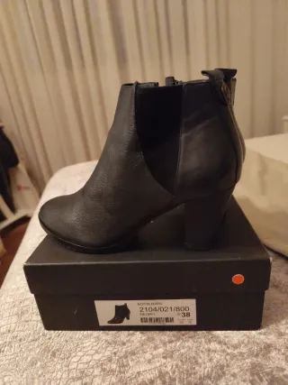 Botines piel negros Massimo Dutti