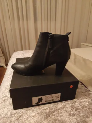 Botines piel negros Massimo Dutti