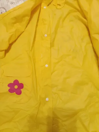 Chubasquero amarillo Agatha Ruiz de la Prada