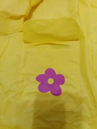 Chubasquero amarillo Agatha Ruiz de la Prada