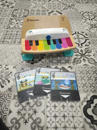 Piano de madera Baby Einstein