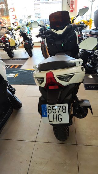 Scooter Malcor Mtr 125cc Blanca