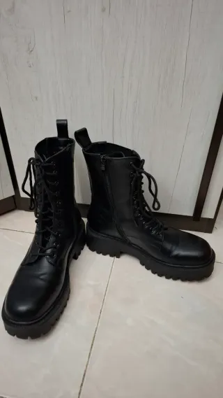 Anfibi neri con platform