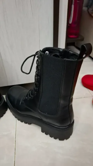 Anfibi neri con platform