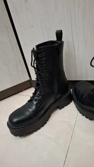 Anfibi neri con platform