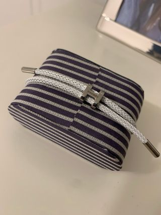 Pulsera Hermes H Cordón Blanco y Morado