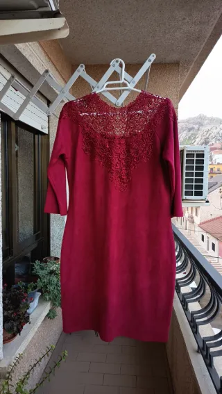 Vestido frambuesa con encaje