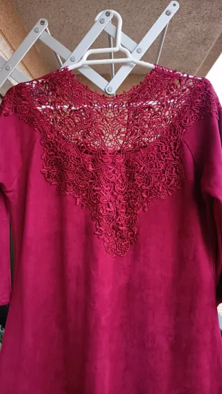 Vestido frambuesa con encaje