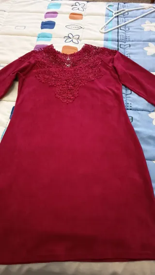 Vestido frambuesa con encaje