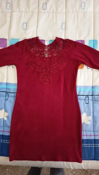 Vestido frambuesa con encaje