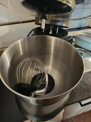 Amasadora Cecotec Compact Negra