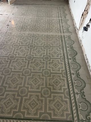 Suelo hidráulico antiguo