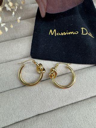 Pendientes Massimo Dutti dorados nudo