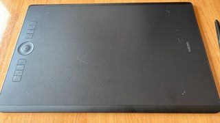 Tableta Gráfica Wacom Intuos Pro (Modelo: PTH-860)