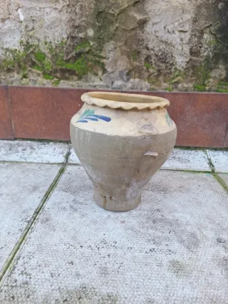 Orza antigua de cerámica