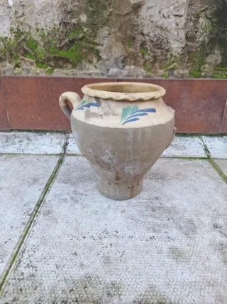 Orza antigua de cerámica