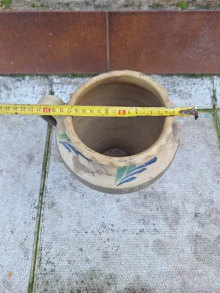 Orza antigua de cerámica