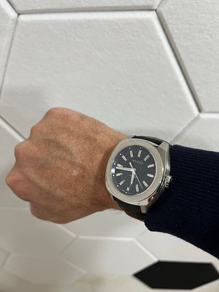 Reloj Gucci Negro y Plateado