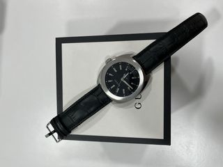 Reloj Gucci Negro y Plateado