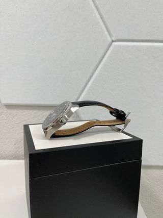 Reloj Gucci Negro y Plateado