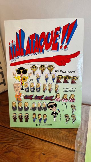 Expositor pins Al Ataque 1a Edición Completo