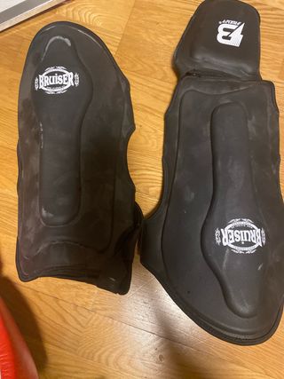 Guantes Boxeo PSD y Protectores Pierna Bruiser