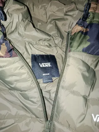 Cazadora Vans Camuflaje talla M.