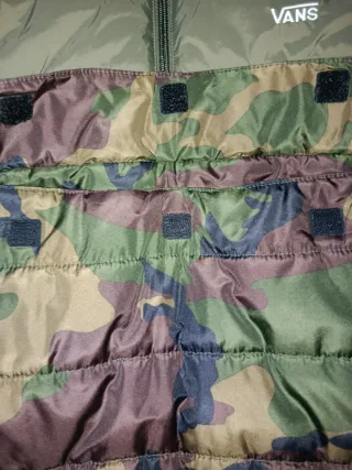 Cazadora Vans Camuflaje talla M.