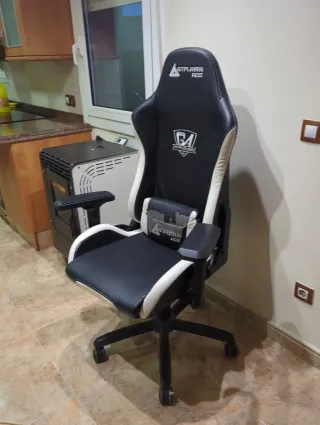 SOLO HOY MUDANZA - Silla Gamer GTPLAYER Negra y Bl