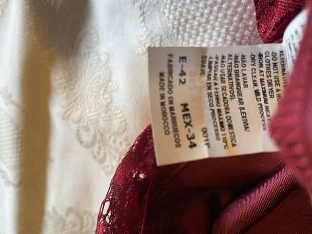 Vestido Tintoretto encaje negro y rojo