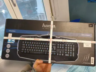 Teclado Gaming Hama URAGE Illuminated a estrenar