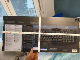 Teclado Gaming Hama URAGE Illuminated a estrenar