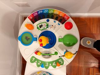 Tavolino attività per bambini