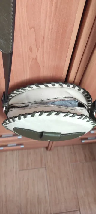 Bolso redondo mujer verde y blanco