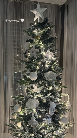 Árbol de Navidad decorado 1,80 de alto.